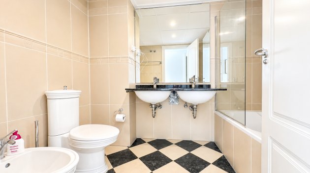 Resale - Apartments -
Altaona Golf and Country Village - Altaona Golf - Country Village