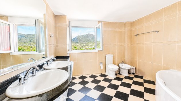 Resale - Apartments -
Altaona Golf and Country Village - Altaona Golf - Country Village