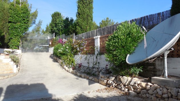 Resale - Villa -
Jávea - Cansalades