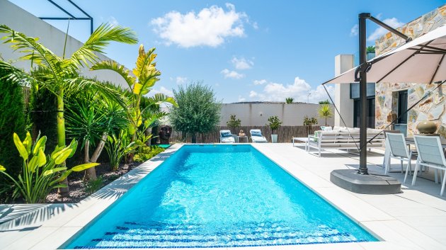 Resale - Villa -
Algorfa - La finca Golf