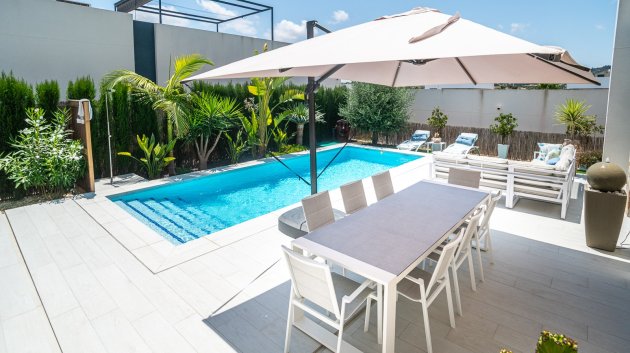 Resale - Villa -
Algorfa - La finca Golf