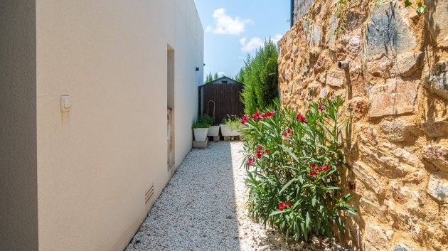 Resale - Villa -
Algorfa - La finca Golf