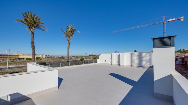Obra nueva - Chalets -
Torrevieja