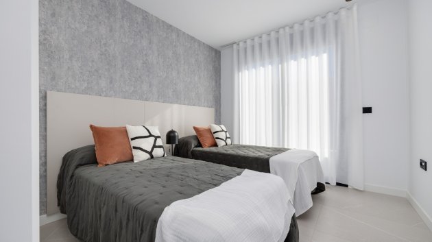 Obra nueva - Chalets -
Torrevieja