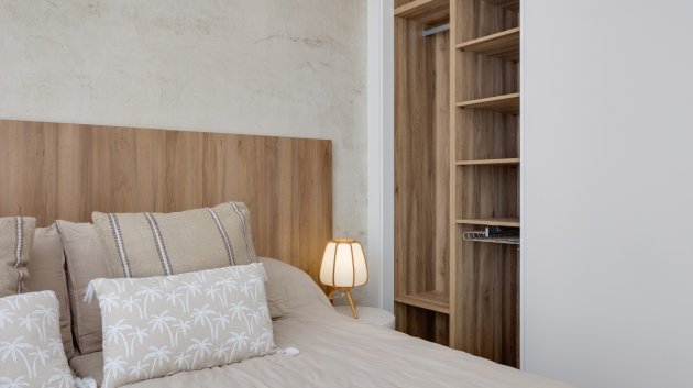 Obra nueva - Chalets -
Torrevieja