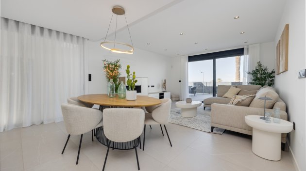 Obra nueva - Chalets -
Torrevieja