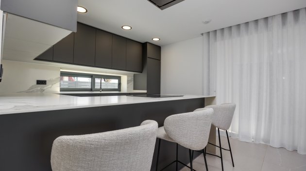Obra nueva - Chalets -
Torrevieja
