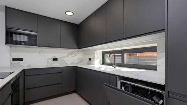 Obra nueva - Chalets -
Torrevieja