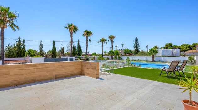 Reventa - Chalets -
Los Montesinos - La Herrada