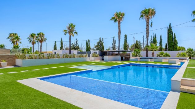 Reventa - Chalets -
Los Montesinos - La Herrada
