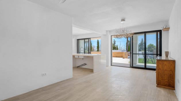 Reventa - Chalets -
Los Montesinos - La Herrada