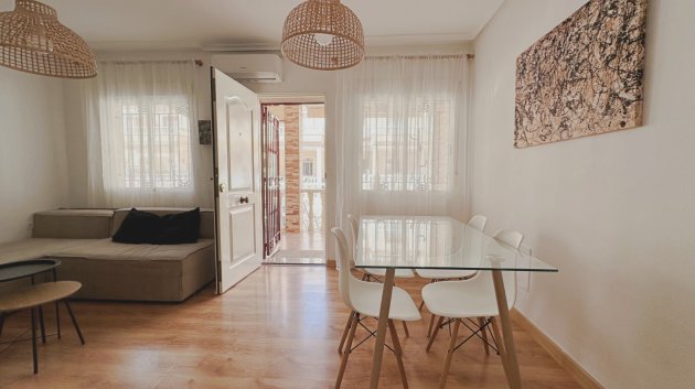 Reventa - Adosado -
Orihuela Costa - La Zenia