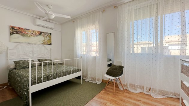 Reventa - Adosado -
Orihuela Costa - La Zenia