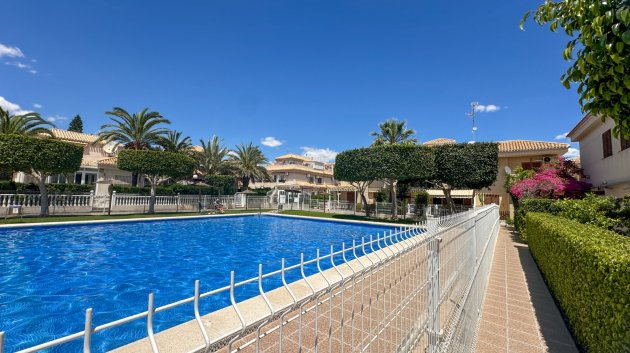 Reventa - Adosado -
Orihuela Costa - Playa Flamenca