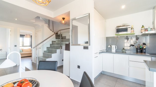 Reventa - Apartamentos -
Villamartín - La fuente