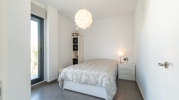 Reventa - Apartamentos -
Villamartín - La fuente