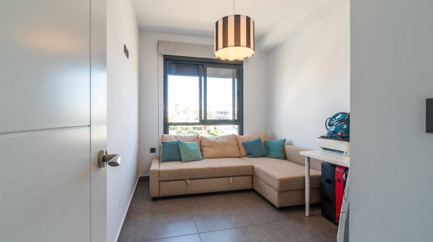 Reventa - Apartamentos -
Villamartín - La fuente