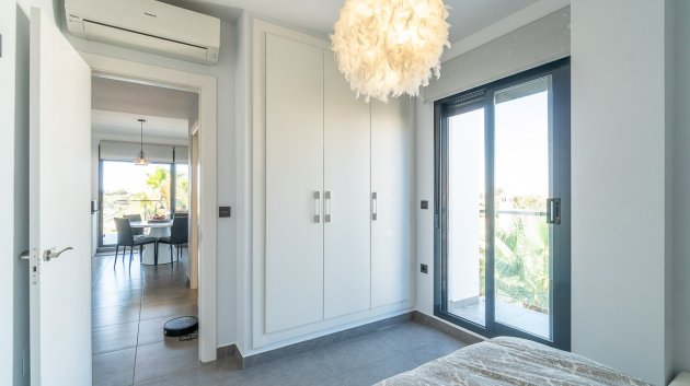 Reventa - Apartamentos -
Villamartín - La fuente