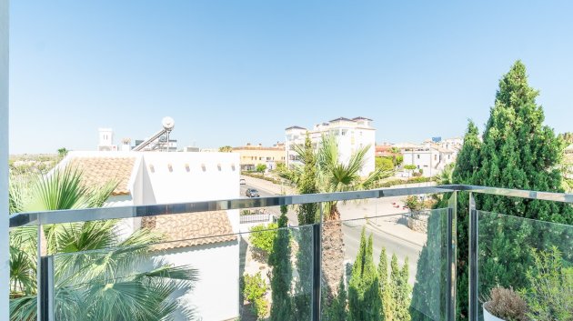 Reventa - Apartamentos -
Villamartín - La fuente
