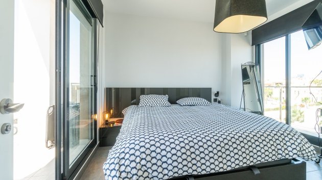 Reventa - Apartamentos -
Villamartín - La fuente