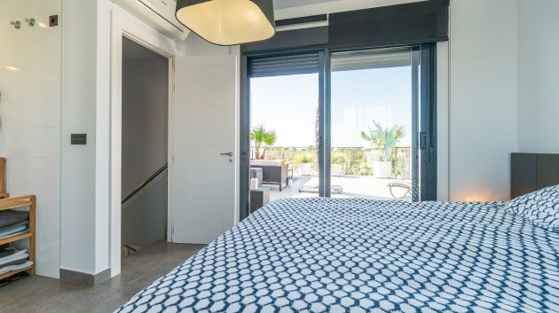 Reventa - Apartamentos -
Villamartín - La fuente