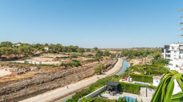 Reventa - Apartamentos -
Villamartín - La fuente
