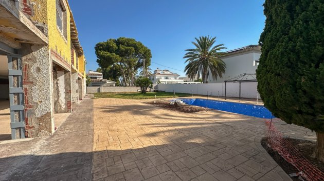 Reventa - Chalets -
Cabo Roig