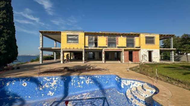 Reventa - Chalets -
Cabo Roig
