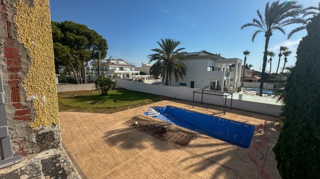 Reventa - Chalets -
Cabo Roig