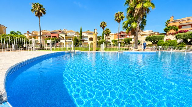 Resale - Apartments -
Altaona Golf and Country Village - Altaona Golf - Country Village