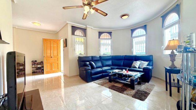 Resale - Villa -
Orihuela Costa - Villamartín