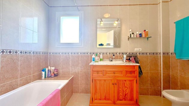 Resale - Villa -
Orihuela Costa - Villamartín