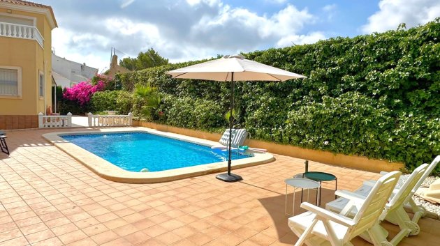 Resale - Villa -
Orihuela Costa - Villamartín