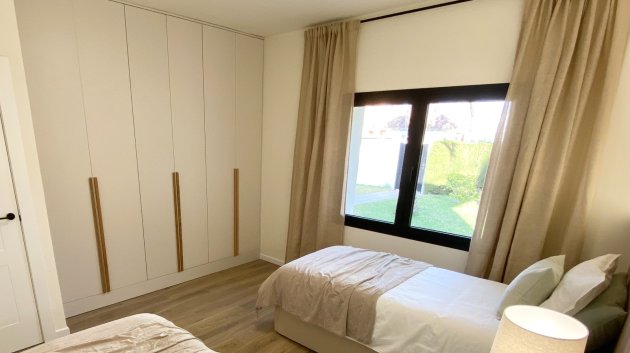 Reventa - Chalets -
Cabo Roig