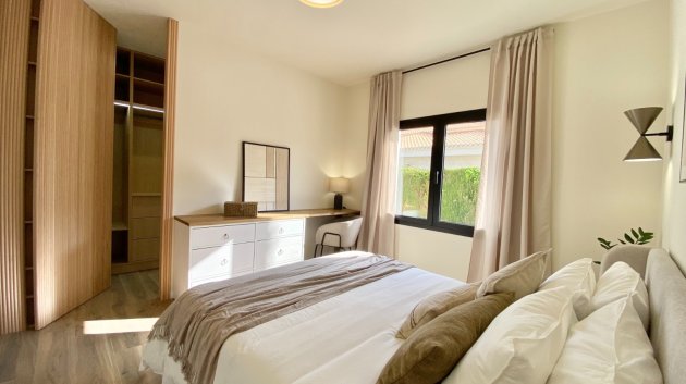 Reventa - Chalets -
Cabo Roig