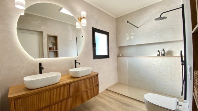 Reventa - Chalets -
Cabo Roig