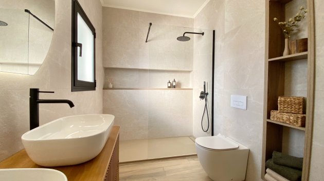 Reventa - Chalets -
Cabo Roig