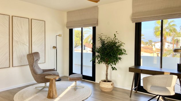 Reventa - Chalets -
Cabo Roig