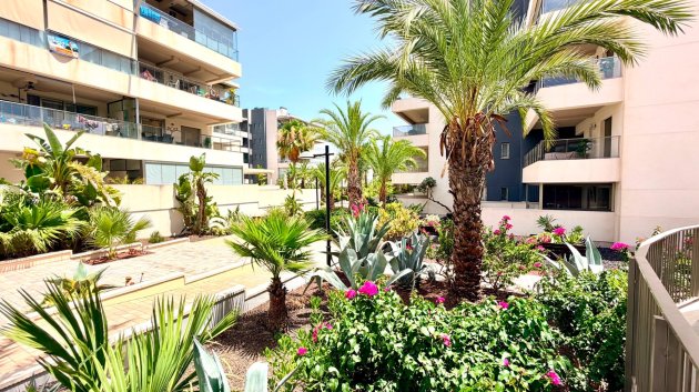 Resale - Apartments -
Orihuela Costa - La Zenia