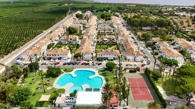 Resale - Townhouse -
Torrevieja - Lago Jardin