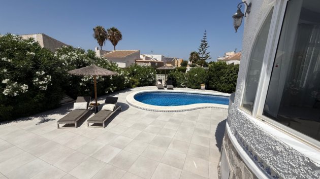 Resale - Villa -
Torrevieja - Costa Blanca