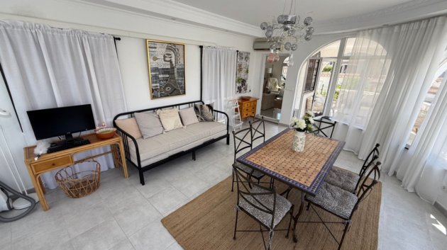 Resale - Villa -
Torrevieja - Costa Blanca
