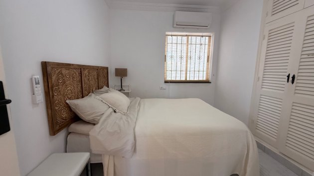 Resale - Villa -
Torrevieja - Costa Blanca
