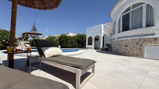 Resale - Villa -
Torrevieja - Costa Blanca
