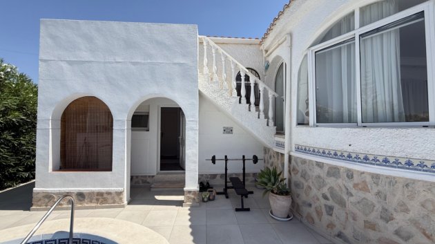 Resale - Villa -
Torrevieja - Costa Blanca
