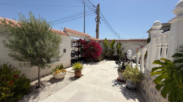 Resale - Villa -
Torrevieja - Costa Blanca