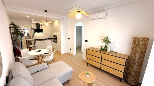 Resale - Apartments -
Torrevieja - Costa Blanca