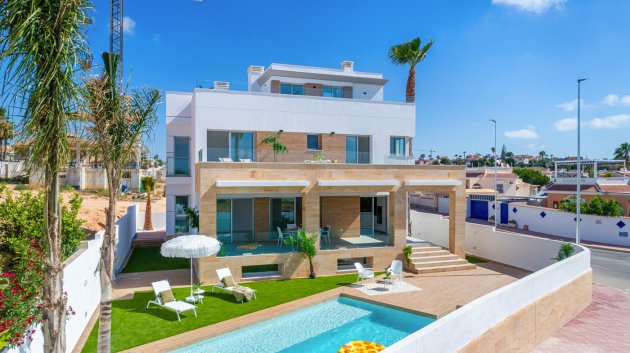 Obra nueva - Chalets -
Ciudad Quesada