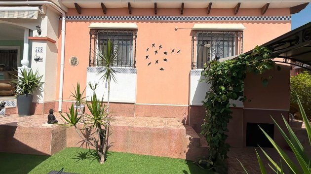 Reventa - Chalets -
Los Montesinos - La Herrada