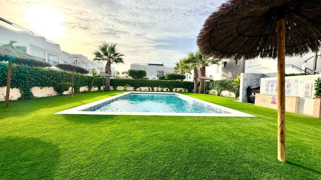 Reventa - Apartamentos -
Torrevieja - Aguas Nuevas